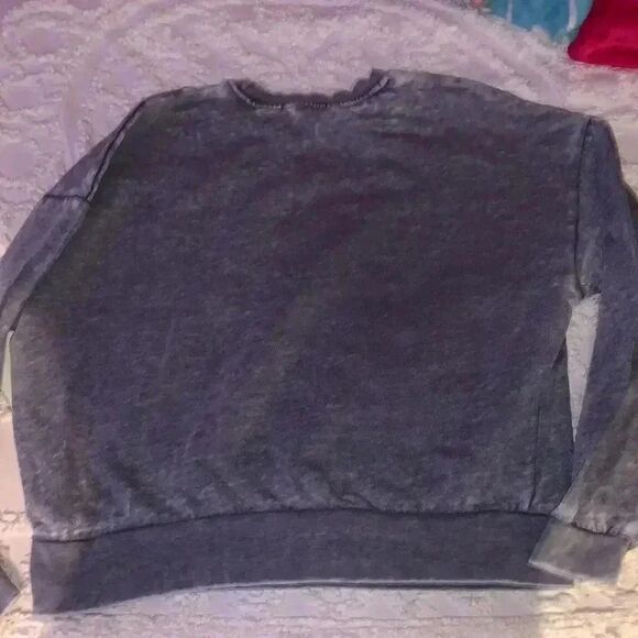 Forever 21 non cropped sweatshirt - Picture 2 of 3
